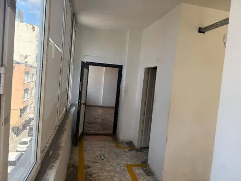 İstanbul Küçükçekmece Atatürk Mahallesi 200 m² kiralık iş Hanı Katı & Ofisi - Fotoğraf 2