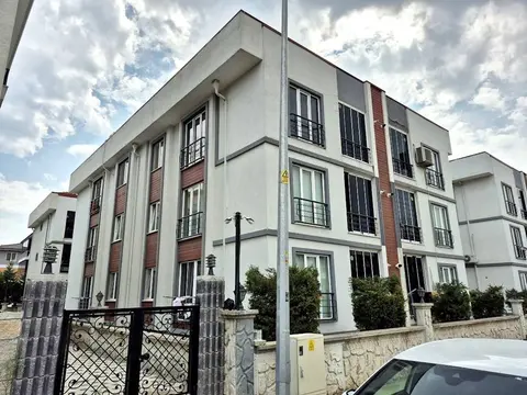 Sakarya Adapazarı Güneşler Merkez Mahallesi 5+1 150 m² satılık daire - Fotoğraf 1