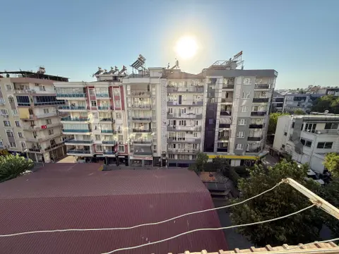 Aydın Efeler Kurtuluş Mahallesi 3+1 140 m² kiralık daire - Fotoğraf 1