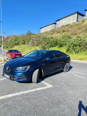 2023 Renault Megane 1.3 TCe benzinli otomatik otomobil - Fotoğraf 1