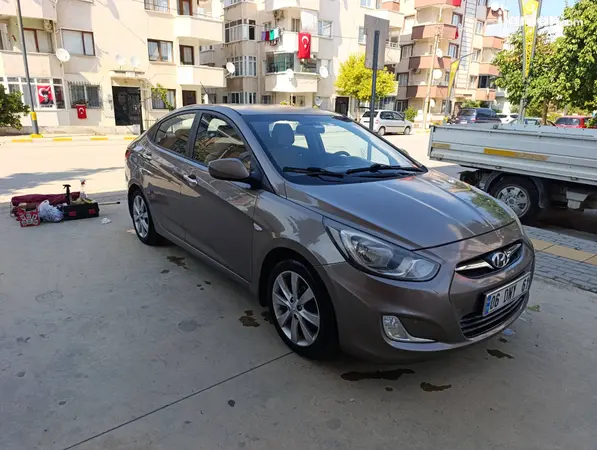 2012 Hyundai Accent Blue 1.4 CVVT lPG otomatik otomobil - Fotoğraf 1