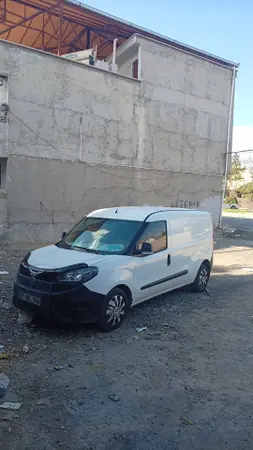 2023 Fiat Doblo Doblo Cargo dizel manuel minivan & Panelvan - Fotoğraf 1