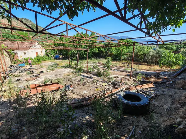 İzmir Tire Hasançavuşlar Mahallesi 700 m² satılık - Fotoğraf 1