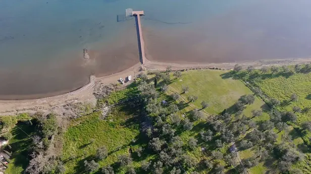 Balıkesir Ayvalık Namık Kemal Mahallesi 7.240 m² satılık zeytinlik arsa - Fotoğraf 1
