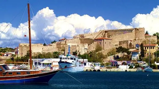 İzmir Çeşme 16 Eylül Mahallesi 40 m² devren Satılık - Fotoğraf 1