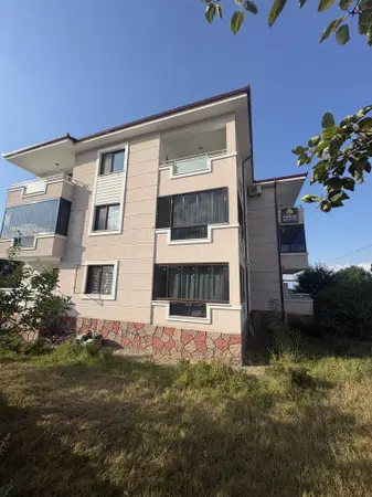 Sakarya Karapürçek Cumhuriyet Mahallesi 3+1 130 m² satılık daire - Fotoğraf 1