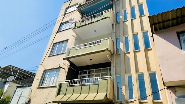 İzmir Bayraklı Çay Mahallesi 120 m² kiralık - Fotoğraf 1