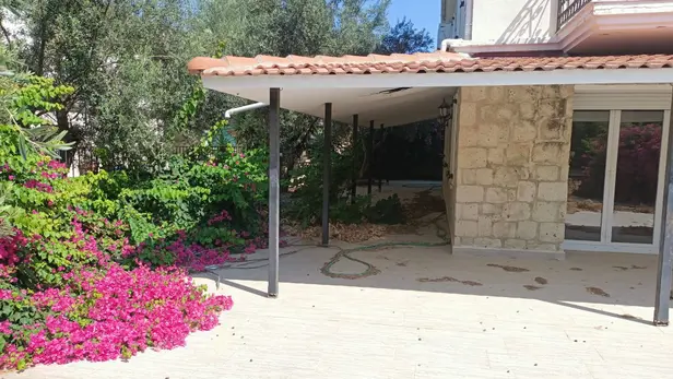 İzmir Çeşme Sakarya Mahallesi 200 m² satılık - Fotoğraf 1
