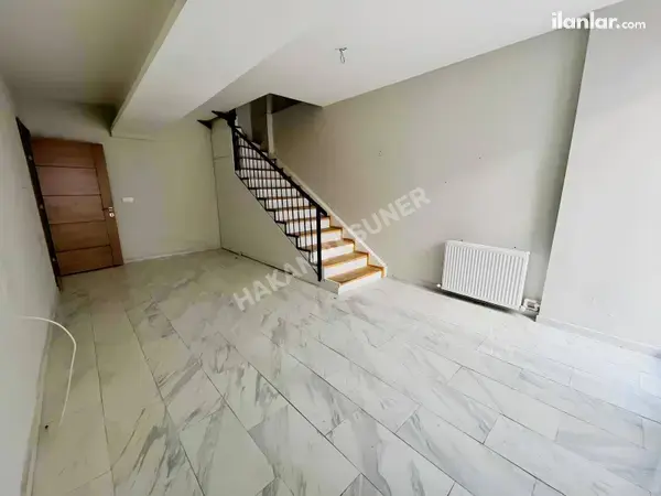 İzmir Bornova Mevlana Mahallesi 235 m² kiralık - Fotoğraf 1