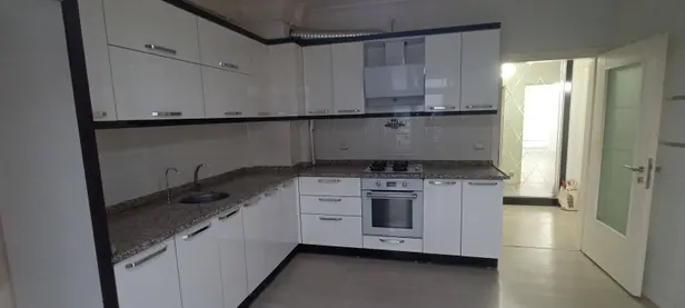 Aksaray Merkez Şifahane Mahallesi 120 m² kiralık - Fotoğraf 1