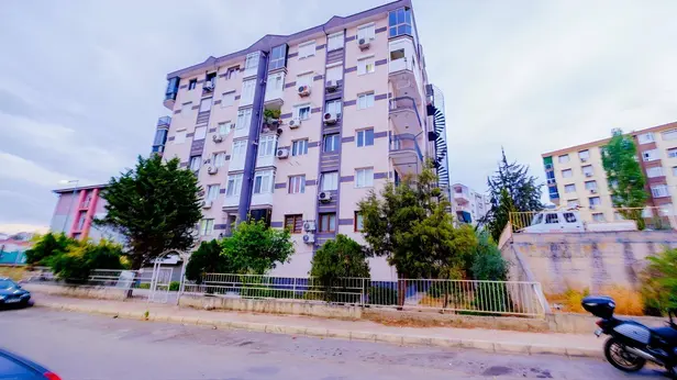 İzmir Karabağlar Devrim Mahallesi 150 m² satılık - Fotoğraf 1