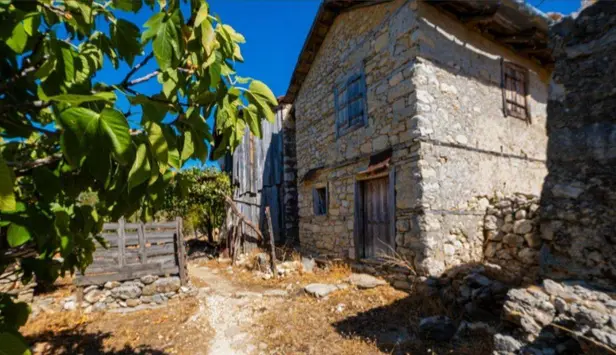 Antalya Kaş Ahatlı Mahallesi 1.520 m² satılık - Fotoğraf 1