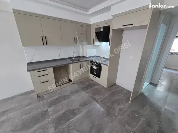 İzmir Balçova Onur Mahallesi 2+1 100 m² satılık daire - Fotoğraf 1