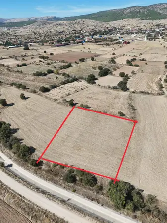 Denizli Çivril Sarılar Mahallesi 3.076 m² satılık - Fotoğraf 1