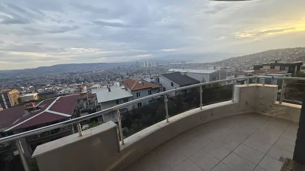 İzmir Bornova Atatürk Mahallesi 130 m² satılık - Fotoğraf 1