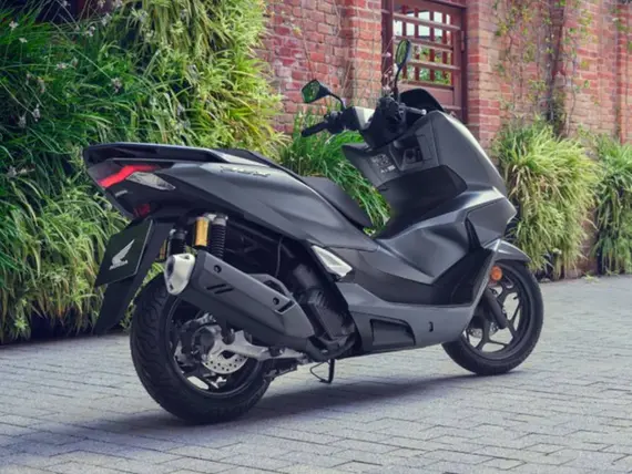 2025 Honda PCX 125 benzinli otomatik motosiklet - Fotoğraf 3