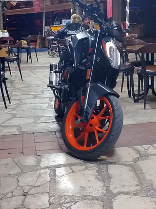2022 KTM 250 Duke ABS benzinli manuel motosiklet - Fotoğraf 2