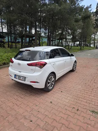 2015 Hyundai i20 1.4 CRDi dizel manuel otomobil - Fotoğraf 3