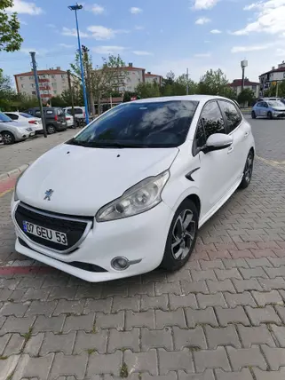 2012 Peugeot 208 1.4 HDi dizel manuel otomobil - Fotoğraf 2