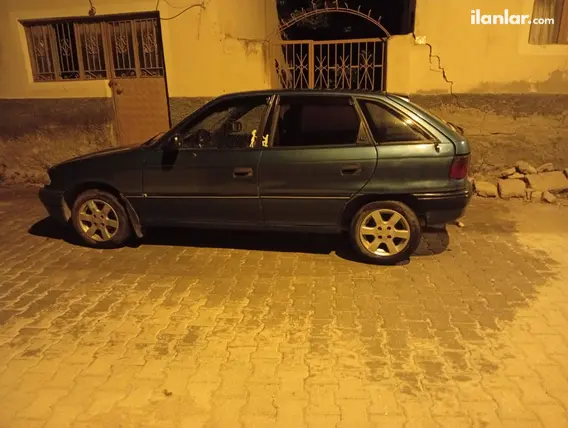 1995 Opel Astra 1.6 benzinli manuel otomobil - Fotoğraf 2