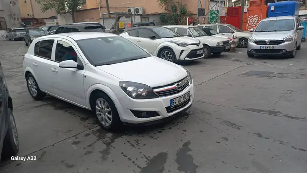 2012 Opel Astra 1.6 benzinli otomatik otomobil - Fotoğraf 2