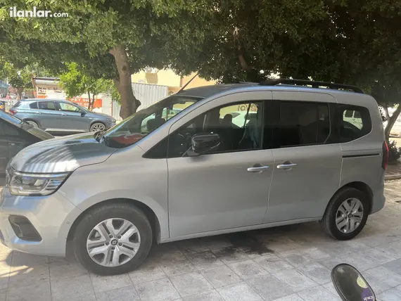 2024 Renault Kangoo Multix benzinli otomatik minivan & Panelvan - Fotoğraf 2
