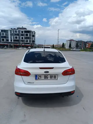 2015 Ford Focus 1.6 Ti-VCT benzinli manuel otomobil - Fotoğraf 2