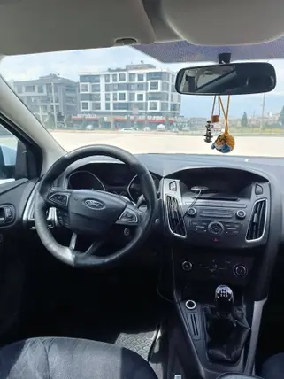 2015 Ford Focus 1.6 Ti-VCT benzinli manuel otomobil - Fotoğraf 3