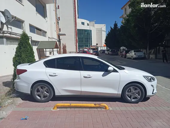 2019 Ford Focus 1.5 TDCi dizel otomatik otomobil - Fotoğraf 3