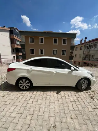 2014 Hyundai Accent Blue 1.6 CRDI dizel otomatik otomobil - Fotoğraf 3