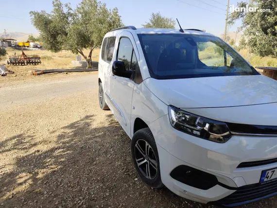 2023 Toyota Proace City 1.5 D dizel otomatik minivan & Panelvan - Fotoğraf 3