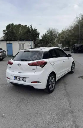 2015 Hyundai i20 1.4 CRDi dizel manuel otomobil - Fotoğraf 2