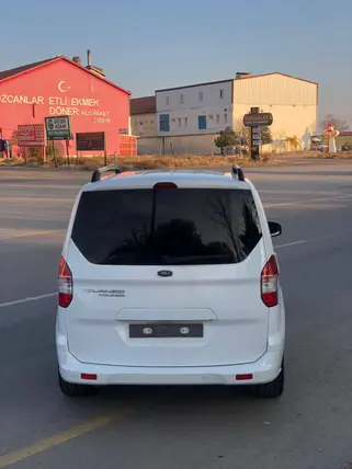 2018 Ford Tourneo Courier 1.5 TDCi dizel manuel minivan & Panelvan - Fotoğraf 3