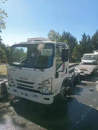 2022 Ticari Araç Kamyon & Kamyonet Isuzu hasarlı Araçlar - Fotoğraf 3
