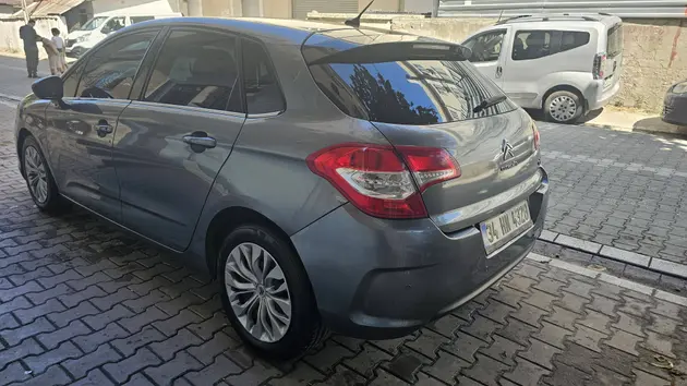 2012 Citroen C4 1.6 benzinli otomatik otomobil - Fotoğraf 3