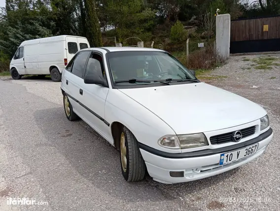 1997 Opel Astra 1.6 benzinli manuel otomobil - Fotoğraf 2