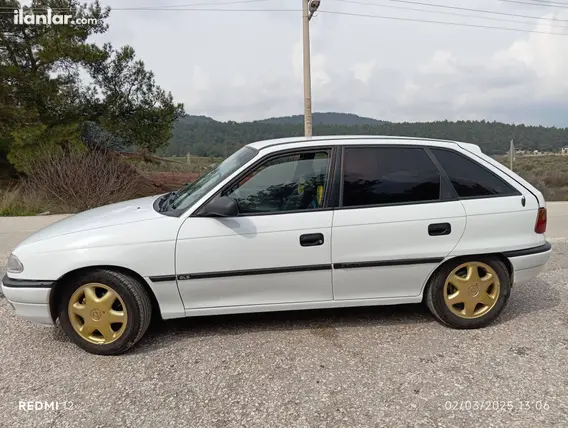 1997 Opel Astra 1.6 benzinli manuel otomobil - Fotoğraf 3