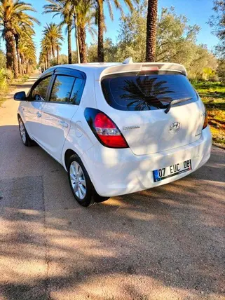 2012 Hyundai i20 1.4 CRDi dizel manuel otomobil - Fotoğraf 2
