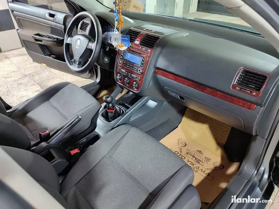 2006 Volkswagen Jetta 1.6 benzinli manuel otomobil - Fotoğraf 2