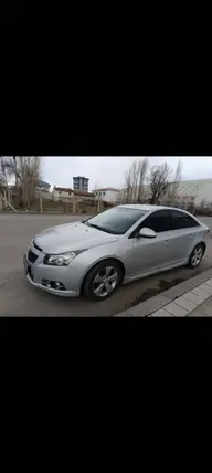 2011 Chevrolet Cruze 1.6 benzinli manuel otomobil - Fotoğraf 2