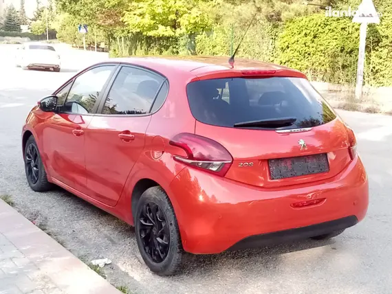 2019 Peugeot 208 1.6 THP benzinli manuel otomobil - Fotoğraf 2