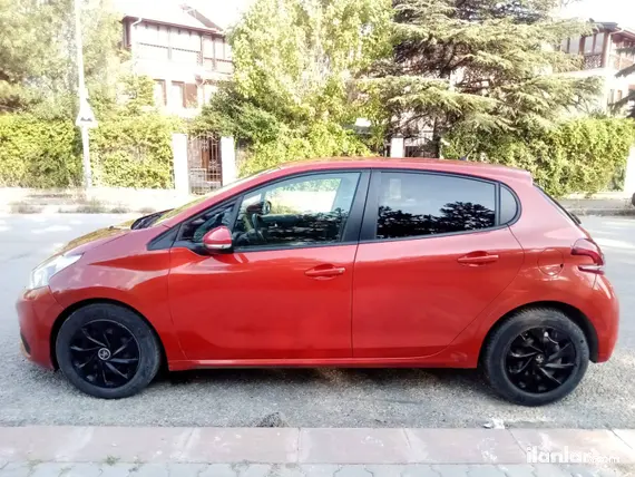 2019 Peugeot 208 1.6 THP benzinli manuel otomobil - Fotoğraf 3
