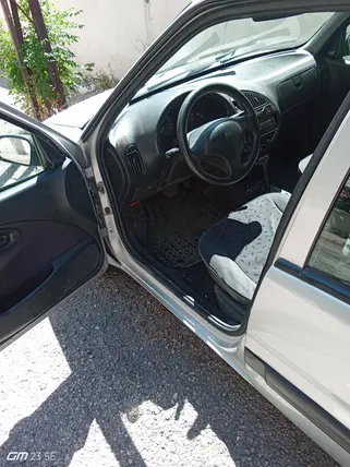2001 Citroen Saxo 1.4 benzinli otomatik otomobil - Fotoğraf 3