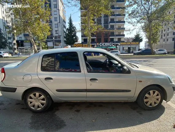 2005 Renault Clio 1.4 benzinli manuel otomobil - Fotoğraf 3