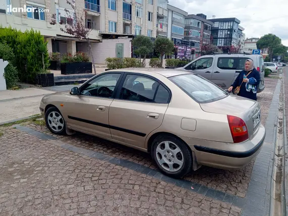 2004 Hyundai Elantra 1.6 benzinli otomatik otomobil - Fotoğraf 2