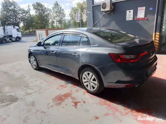 2021 Renault Megane 1.3 TCe benzinli manuel otomobil - Fotoğraf 3