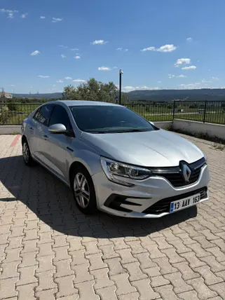 2023 Renault Megane 1.3 TCe benzinli otomatik otomobil - Fotoğraf 2