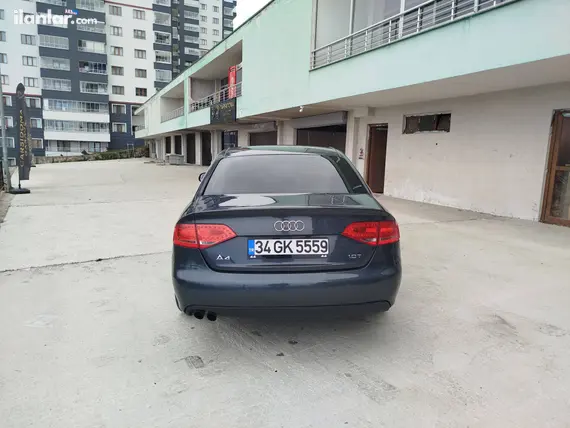 2010 Audi A4 A4 Sedan benzinli otomatik otomobil - Fotoğraf 2
