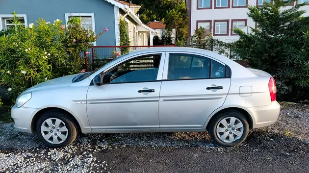 2011 Hyundai Accent Era 1.4 dizel manuel otomobil - Fotoğraf 2
