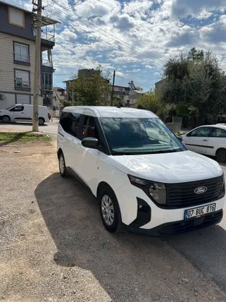 2024 Ford Tourneo Courier 1.0 EcoBoost benzinli düz minivan & Panelvan - Fotoğraf 2